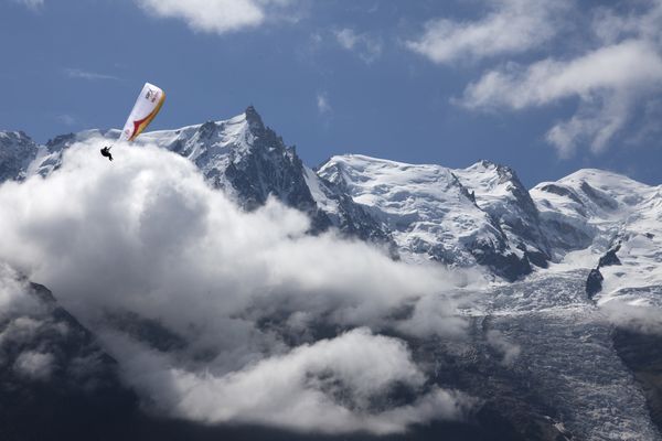 Soaring in Mont Blanc