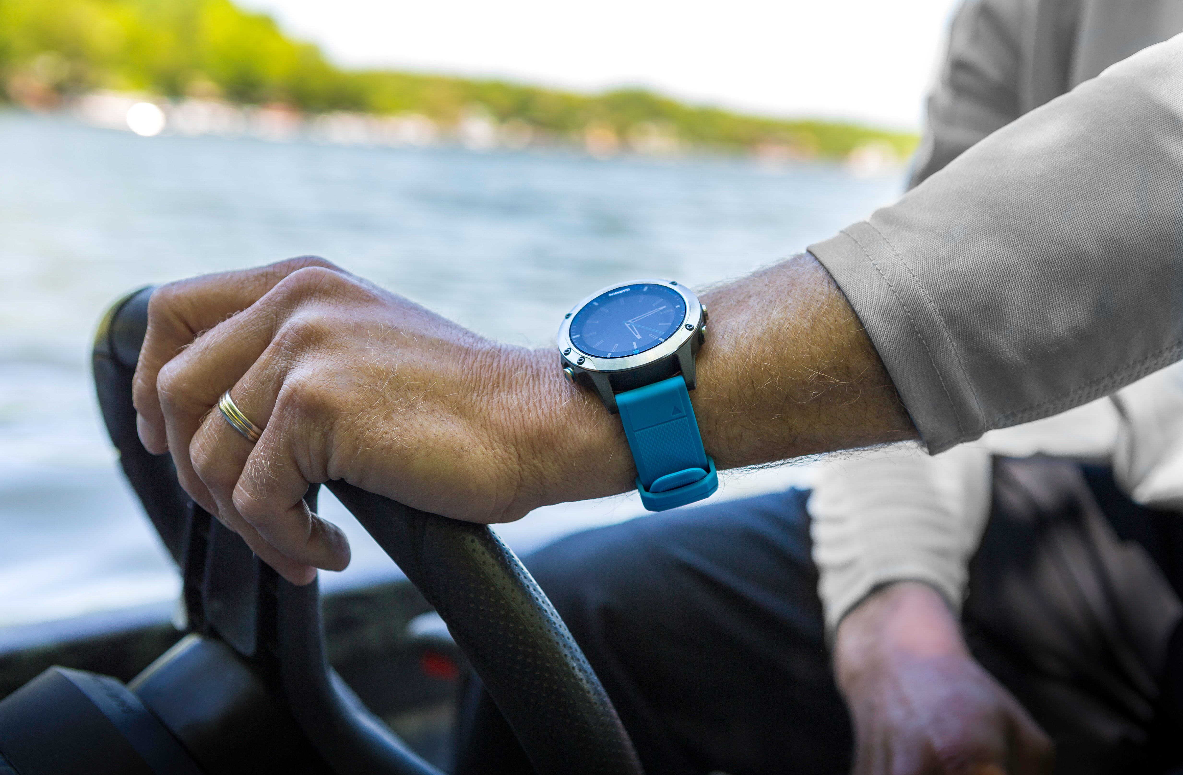 Announcement: quatix 5 Marine GPS Smartwatch | Garmin
