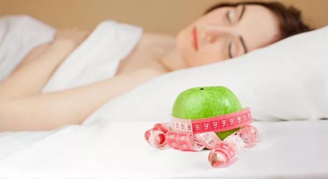 睡眠中に脂肪を燃焼