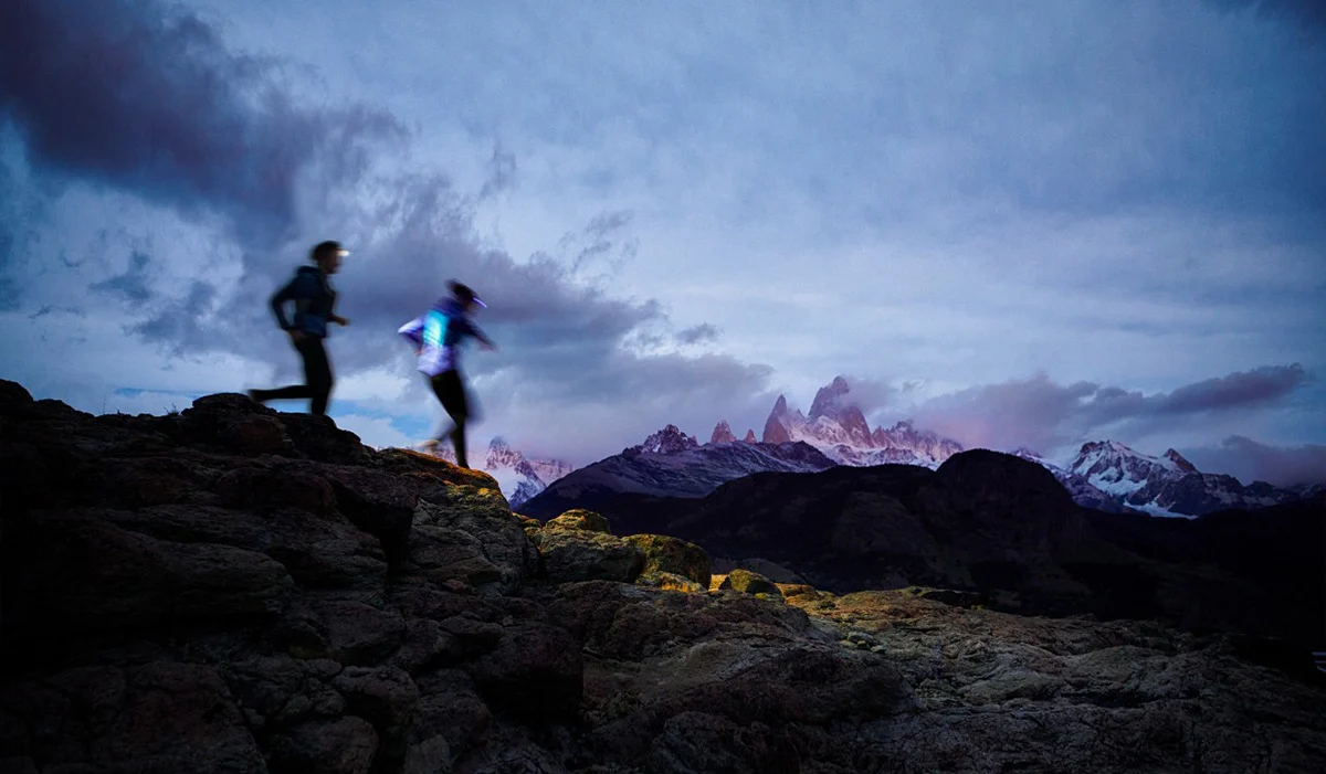 Garmin 戶外運動智慧手錶高精準的GPS衛星定位，自動切換省電煤是擁有超高續航力